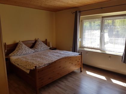 Schlafzimmer mit Doppelbett