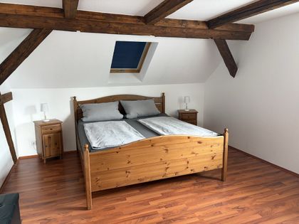 Schlafzimmer mit Doppelbett