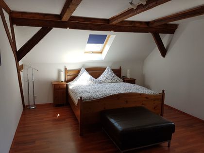 Schlafzimmer mit Doppelbett