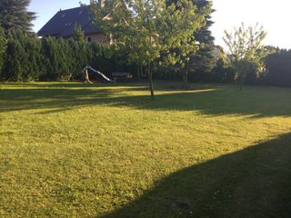 Weitläufige Gartenanlage des Gehöfts