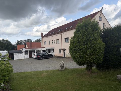 Hof und Garten des restaurierten Bauerngehöfts in Cunnersdorf